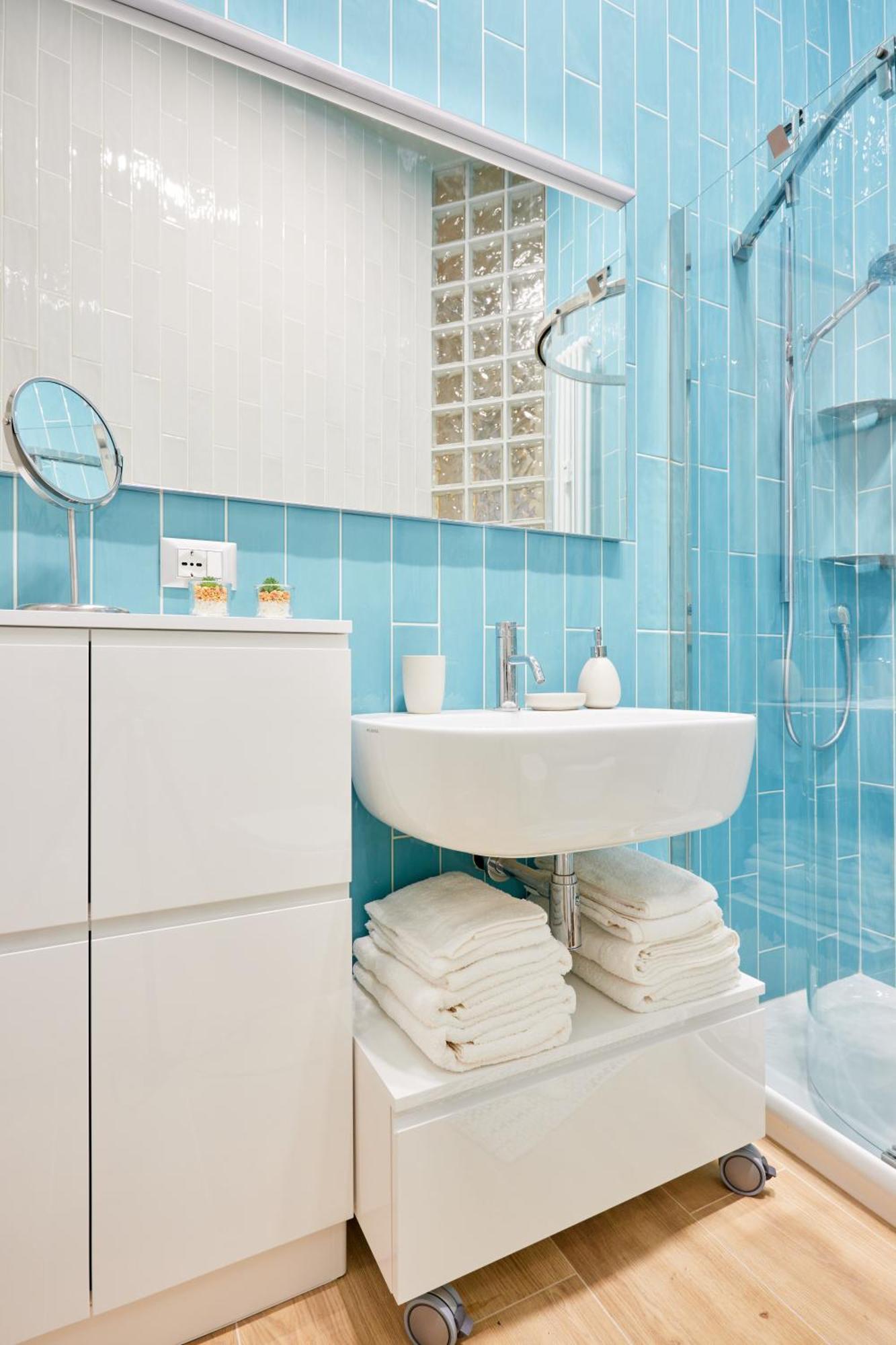 Central And Comfy Apartment Free Netflix And Disney Plus Bolonia Exterior foto